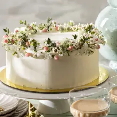 Jaki tort na komunię? Wybierz idealny smak i dekoracje!