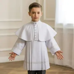 Komunia chłopca: Strój pod albę. Jak połączyć styl i komfort?