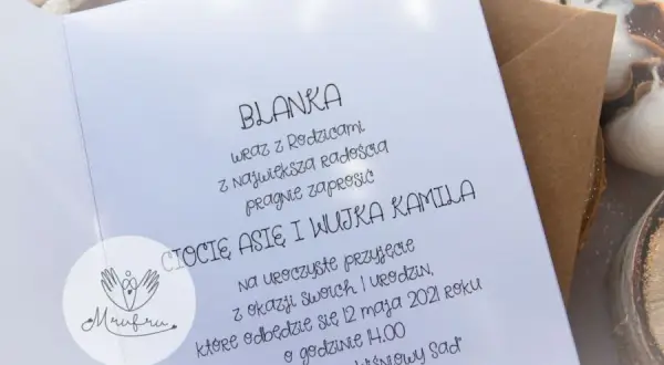 Jak napisać idealne zaproszenie dla cioci i wujka? Wzory!