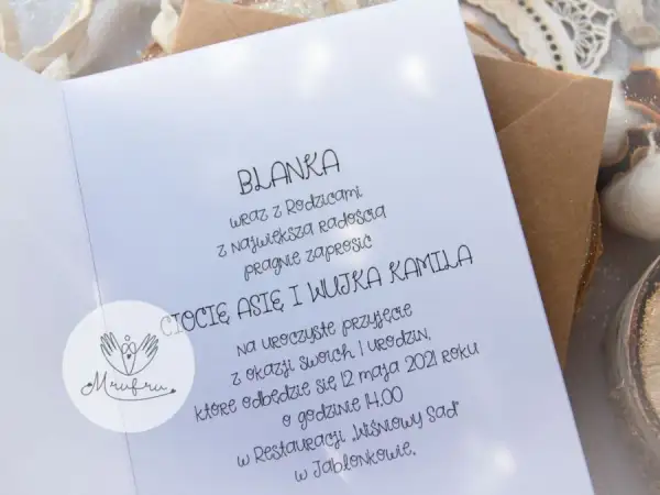 Jak napisać idealne zaproszenie dla cioci i wujka? Wzory!
